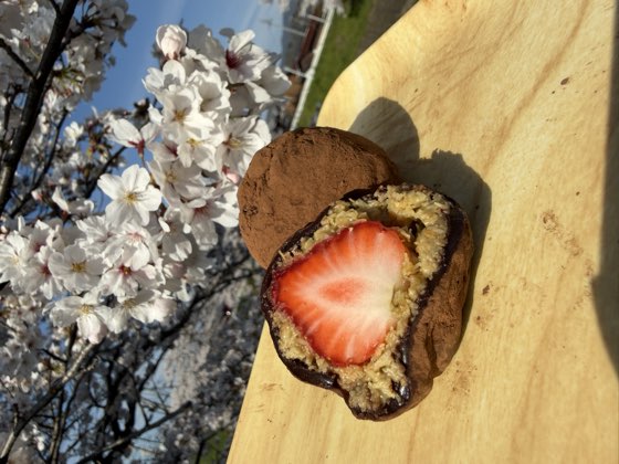 苺ドバイチョコ餅